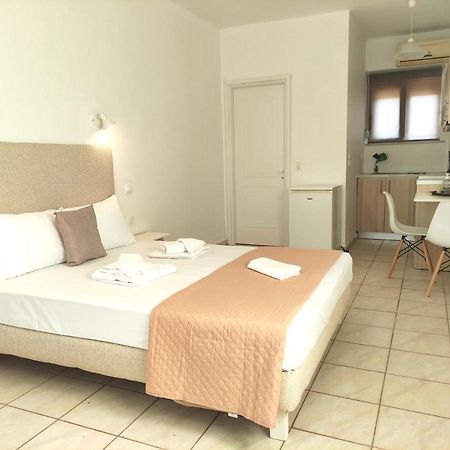 # 6 Giorgos & Chara Apartments Nea Kydonia Eksteriør bilde